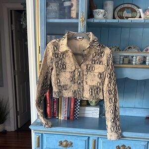 Superdown Beige Snake Print Cropped Blazer